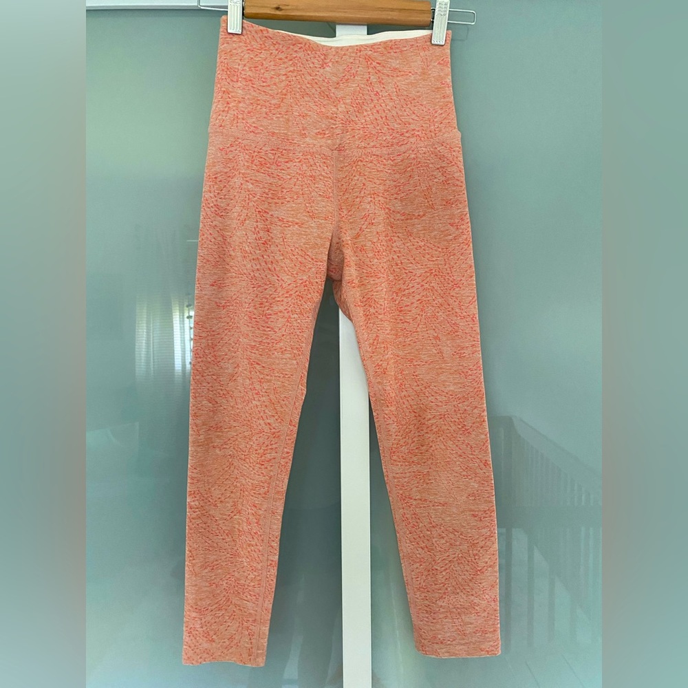 EUC Beyond Yoga Capri Leggings Sz M